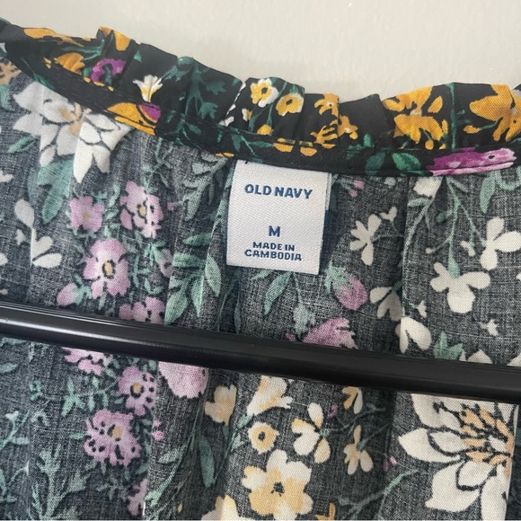 Old Navy Floral Sundress, Excellent Condition. Women’s size M, Lightweight - Picture 2 of 5